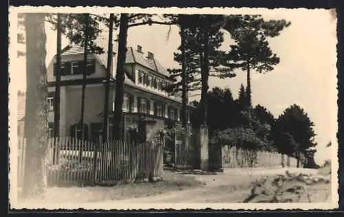 Foto-AK Russbach /N.-Oe., Genesungsheim Stranzendorf von der Strasse gesehen