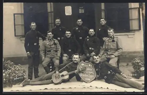 Foto-AK Brucker Lager, Soldaten im Brucker Lager 1914