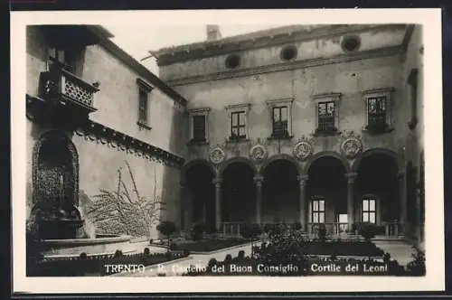 AK Trento, R. Castello del Buon Consiglio, Cortile dei Leoni