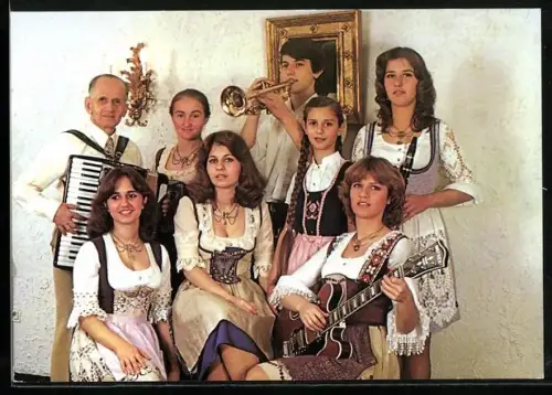 AK Musikerfamilie Mönch mit Instrumenten, Autogramme