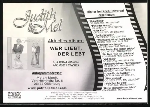 AK Musiker Judith & Mel lächeln in die Kamera, Autogramme