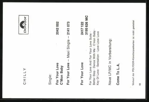 AK Musiker der Band Chilly in bunter Kleidung, Autogramme