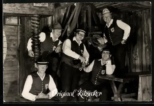AK Musiker der Original Kitzecker in Trachtenkleidung, Autogramme