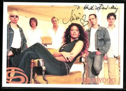 AK Musiker der Band Silverwood blicken in die Kamera, Autogramme