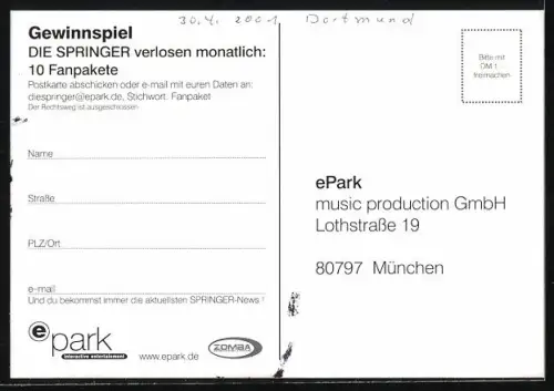 AK Musiker der Band Die Springer blicken in die Kamera, Autogramme