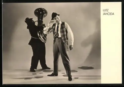 AK Musiker Lutz Jahoda und Feuerwehrmann mit Saxophon