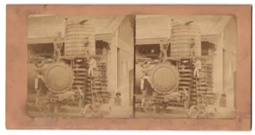 Stereo-Fotografie Eisenbahner betangen den Wasserkessen der Lokomotive