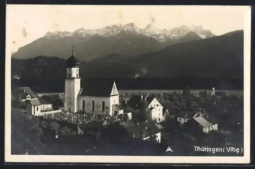 AK Thüringen /Vlbg., Kirche mit Friedhof