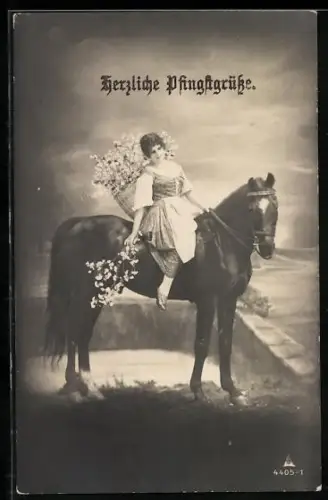 Foto-AK Photochemie Berlin Nr. 4405-1: Herzliche Pfingstgrüsse, Blumensammlerin zu Pferd
