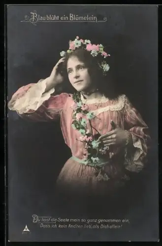 Foto-AK Photochemie Berlin Nr. 873-2: Frau mit Blumenschmuck, Blau blüht ein Blümelein