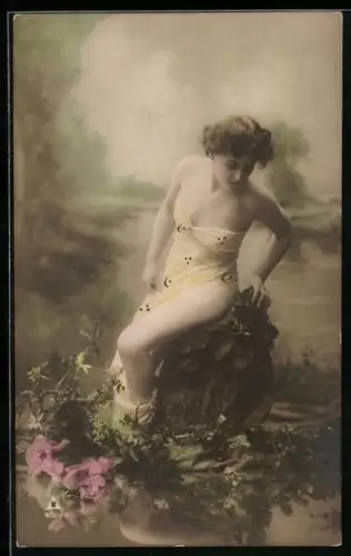 Foto-AK Photochemie Berlin Nr. 4031-4: Frau badet am Waldrand