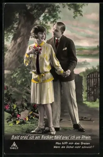 Foto-AK Photochemie Berlin Nr. 5989/2: Liebespaar beim Ausflug, Bald gras` ich am Neckar, bald gras` ich am Rhein