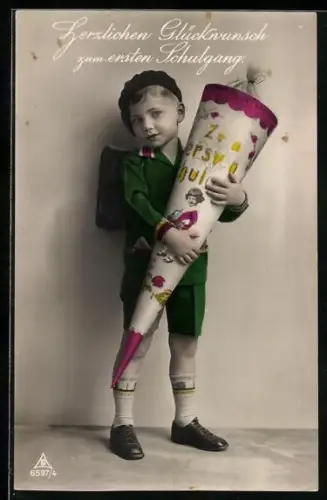 Foto-AK Photochemie Berlin Nr. 6597/4: Erster Schultag, Junge mit Schultüte