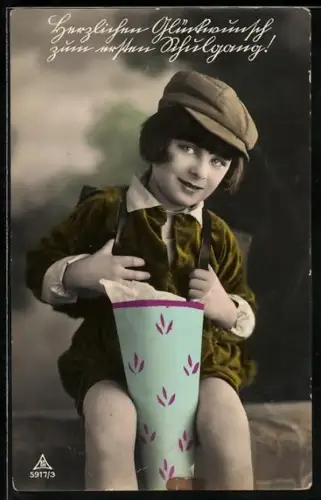 Foto-AK Photochemie Berlin Nr. 5917/3: Erster Schultag, Kind mit Schultüte