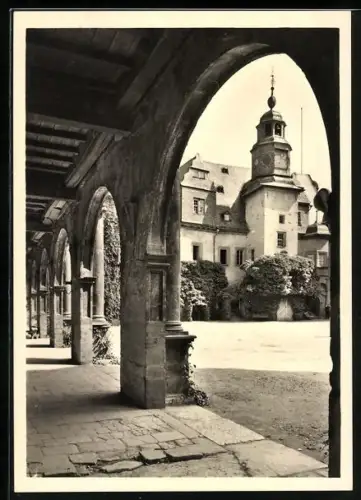 Foto-AK Deutscher Kunstverlag, Nr. 2: Weilburg, Schloss Weilburg, Blick durch die Lauben des Nordflügels auf den Hof
