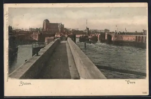 AK Veere, Sluizen