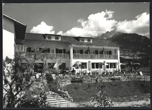AK Dorf Tirol /Meran, Naturfreunde-Haus mit Sonnenterrassen
