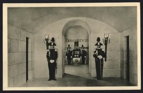 AK Bolzano, Monumento alla Vittoria, Ingresso alla Cripta