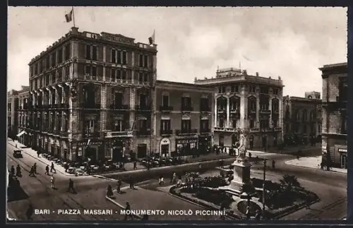 AK Bari, Piazza Massari, Monumento Nicolo Piccinni