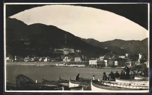Foto-AK Levanto, Panorama mit Booten