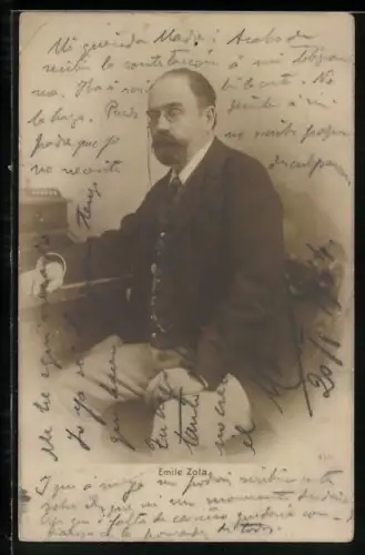 AK Emile Zola, Am Schreibtisch sitzend