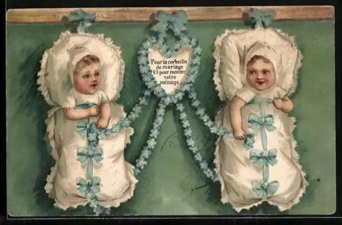 Präge-AK Zwei Kleinkinder mit Girlanden aus Vergissmeinnicht