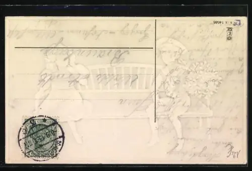 Präge-AK Junge im Matrosenanzug und einem Strauss Veilchen teilt sich eine Bank mit einem Mädchen