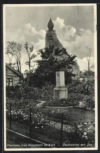 AK Oostvoorne aan Zee, Plantsoen met Monument en Kerk