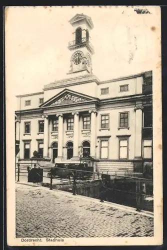 AK Dordrecht, Stadhuis
