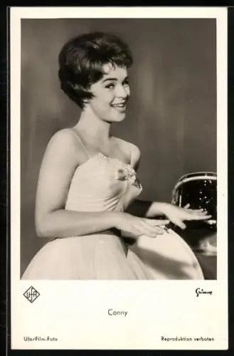 AK Sängerin Conny im Abendkleid