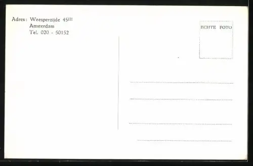 AK Musiker des Trios Herman van Keeken vor Rolling Stones-Plakat