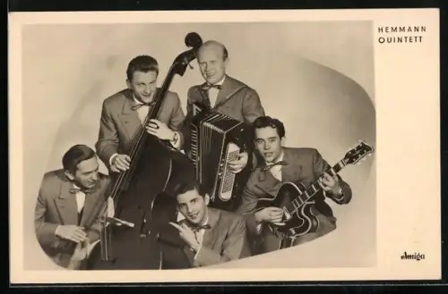 AK Musiker-Gruppe Hemann Quintett mit ihren Instrumenten