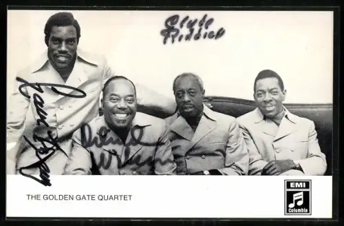 AK Musiker der Band The Golden Gate Quartet lächeln in die Kamera, Autogramme