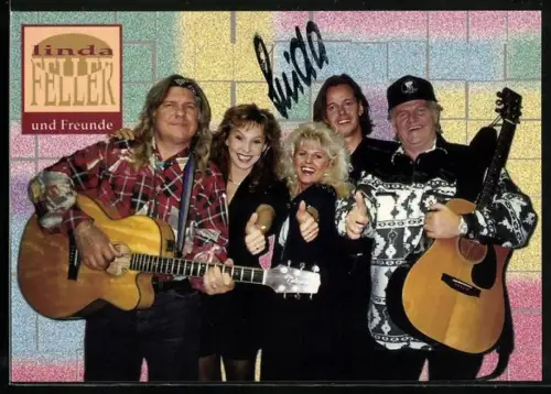 AK Musikerin Linda Feller und Freunde mit Gitarren