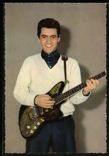 AK Schauspieler Hans Jürgen Bäumler mit Gitarre