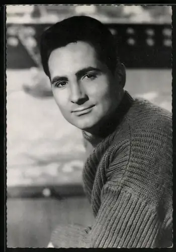 AK Musiker Freddy Quinn im Pullover von der Seite