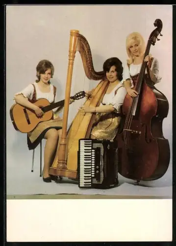 AK Musikerinnen Boxler Föhla mit Kontrabass, Gitarre, Harfe und Akkordeon