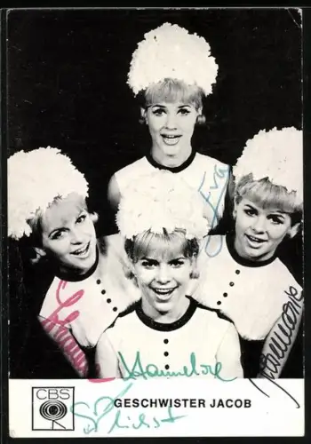 AK Musikerinnen Geschwister Jacob mit imposanten Kopfbedeckungen