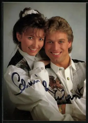 AK Musiker Schari und Wari lächeln in die Kamera