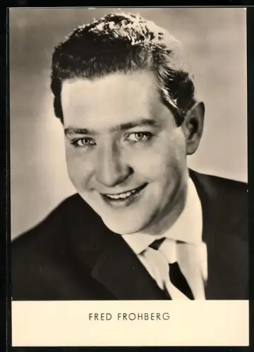 AK Musiker Fred Frohberg mit lächelndem Gesicht