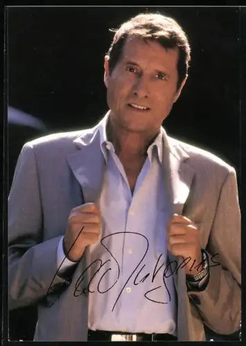 AK Musiker Udo Jürgens in die Kamera schauend