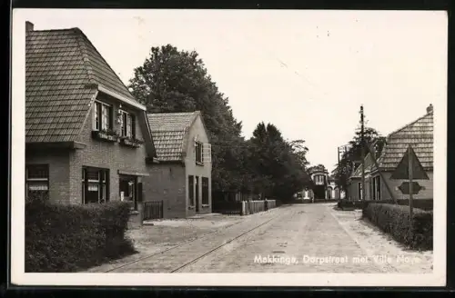 AK Makkinga, Dorpstraat met Villa Nova