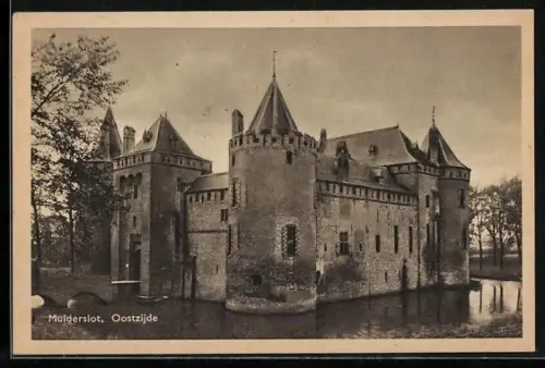AK Muiden, Muiderslot, Oostzijde