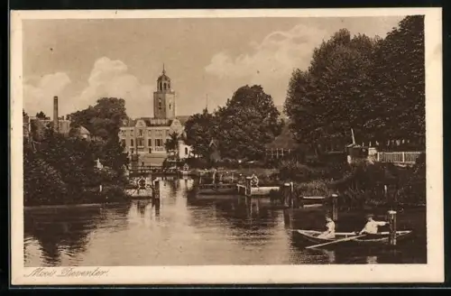 AK Deventer, Flusspartie mit Turmgebäude und Ruderboot