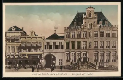 AK Bergen op Zoom, Groote Markt met Stadhuis