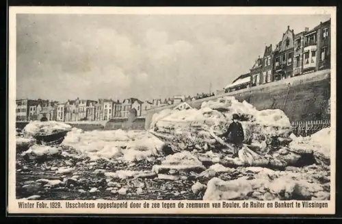 AK Vlissingen, IJsschotsen opgestapeld door de zee tegen de zeemuren van Boulev, 1929