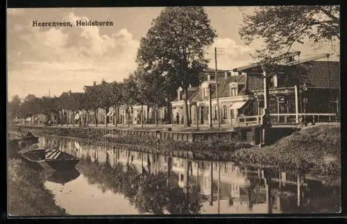 AK Heerenveen, Heideburen, Wohnhäuser am Kanal