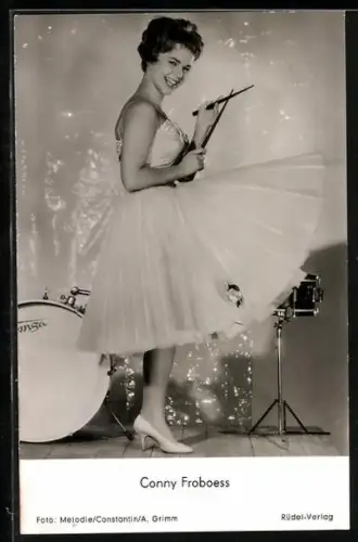 AK Sängerin Conny Froboess in dem Film Wenn die Conny mit dem Peter