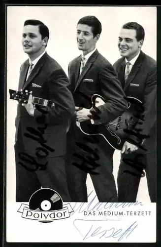 AK das Medium-Terzett, Musiker mit Gitarre