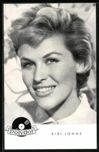 AK Musikerin Bibi Johns mit lächelndem Gesicht